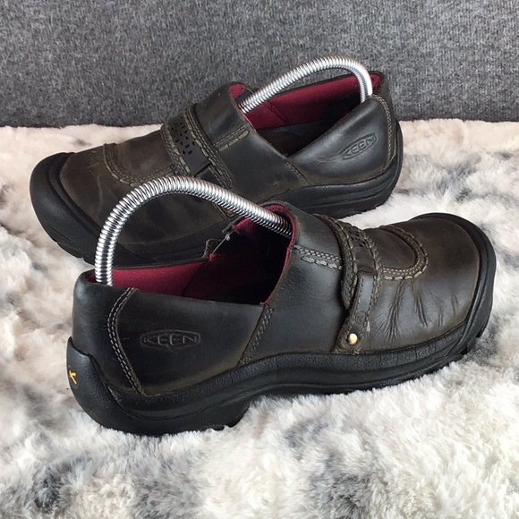 Keen Brown Leather Kaci Comfort Flats with Elastic Slip-On Design Sz 8.5 - Picture 2 of 12